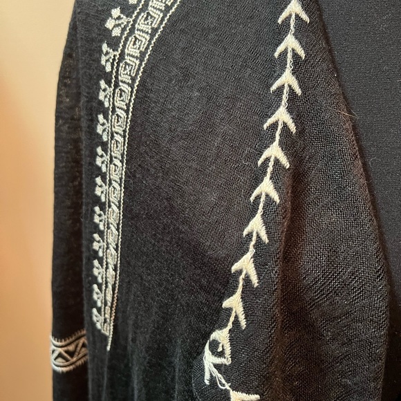 NWT Hot and Delicious Black Embroidered Bohemian Cardigan SzM - Picture 4 of 11